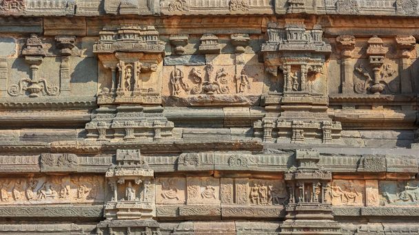 Закріплений вигляд скульптури на руїнах Хампі в Карнатаці (Індія).. - Фото, зображення