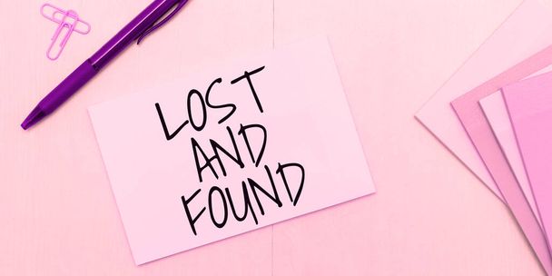 Handwriting text Lost And Found, Business concept Place where you can find forgotten things Search service - Foto, Imagem