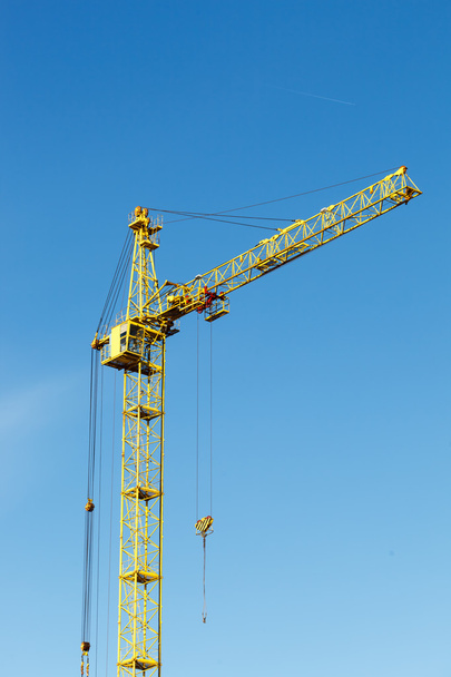 Crane and blue sky - Фото, изображение