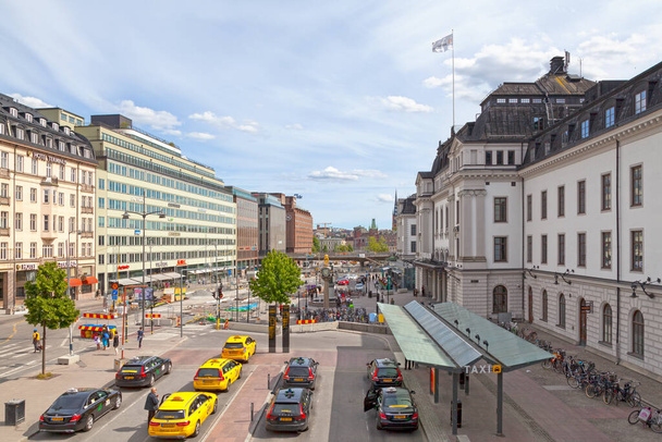 Stockholm, Sweden - June 22 2019: Stockholms Centralstation is Sweden's largest and busiest train station with services around the country, city and Arlanda airport. - Foto, Imagem