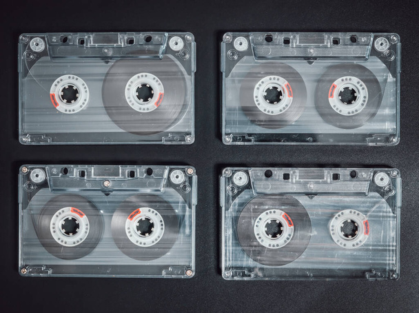 Muchas viejas cintas de cassette vintage. Concepto musical - Foto, imagen