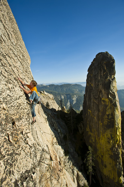 escalador de rocha atingindo
. - Foto, Imagem