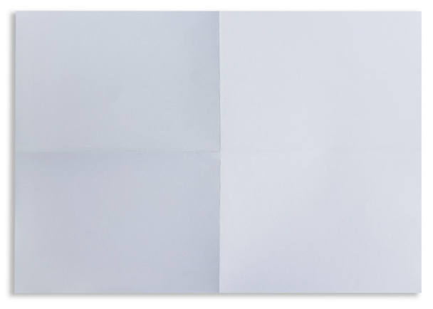 Hoja blanca de papel doblada en cuatro aislada sobre blanco
 - Foto, Imagen