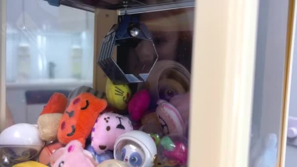 1,143 Claw Crane Machine Stock Video Footage - 4K and HD Video