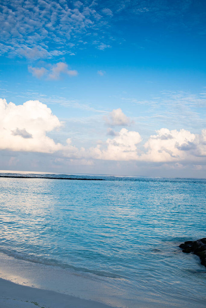 background of turquoise sea and blue sky - Φωτογραφία, εικόνα