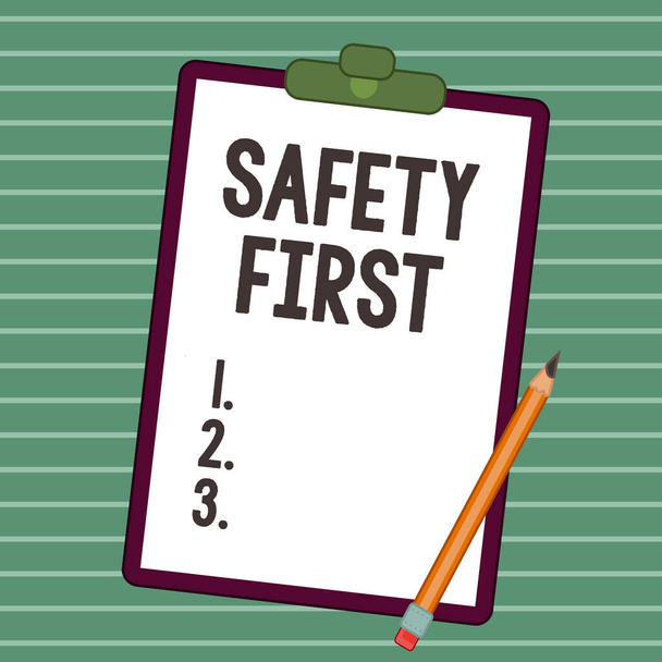 Znak tekstowy pokazujący Bezpieczeństwo Po pierwsze, Prezentacja biznesowa Unikaj niepotrzebnego ryzyka Żyj bezpiecznie Bądź ostrożny Uwaga - Zdjęcie, obraz