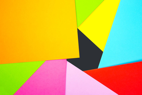 Värilliset paperit. luovuutta ja luovuutta. taustageometrinen abstraktio - Valokuva, kuva