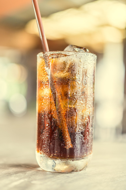 Cola sklo v restauraci - Fotografie, Obrázek
