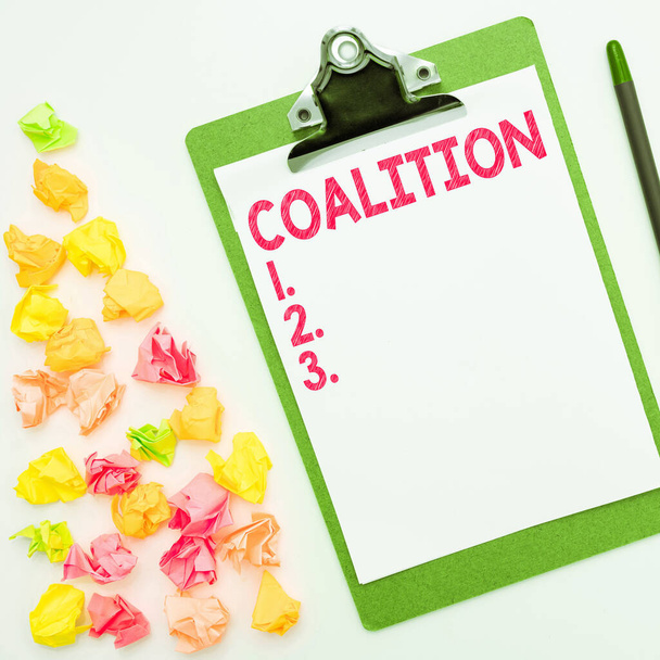 Leyenda conceptual Coalición, Foto conceptual una alianza temporal de distintos partidos, personas o estados para la acción conjunta - Foto, imagen