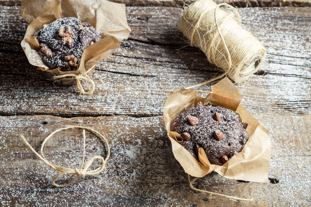 Sweet muffins wrapping with string - Foto, Bild