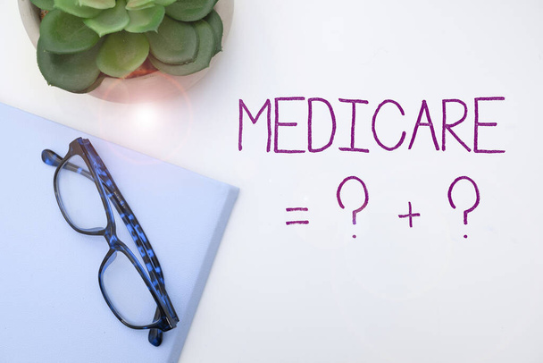 Psaní textu Medicare, Obchodní přehled politika federální vlády poskytující zdravotní péči - Fotografie, Obrázek