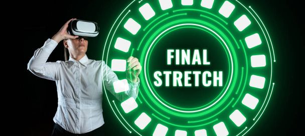 Conceptual napisy Final Stretch, Word Written on Last Leg Finding Round Ultimate Stage Finale Rok zakończenia - Zdjęcie, obraz