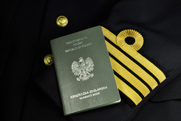 Uniforme de marin avec livre de marin, capitaine de marine
, - Photo, image