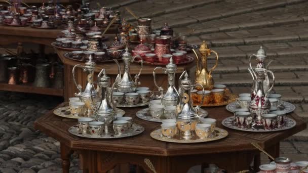 Set da caffè turco Bazaar, scena dello shopping souvenir, primo piano. Filmati 4k di alta qualità - Filmati, video