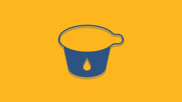 Modrý jogurt kontejner ikona izolované na oranžovém pozadí. Jogurt v plastovém kelímku. Grafická animace pohybu videa 4K . - Záběry, video