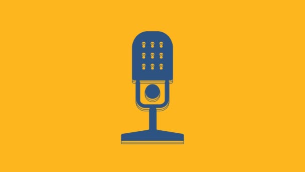 Icône de microphone bleu isolé sur fond orange. Sur micro micro radio. Signal haut-parleur. Animation graphique de mouvement vidéo 4K. - Séquence, vidéo