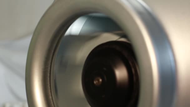 mouvement de la roue du ventilateur dans les systèmes de ventilation close-up - Séquence, vidéo