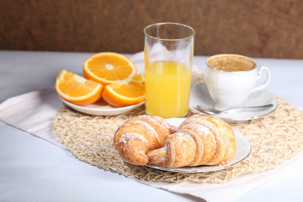 Café avec croissants et jus d'orange
 - Photo, image