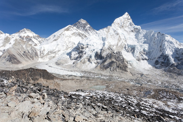 panoramic view of Mount Everest - Foto, afbeelding
