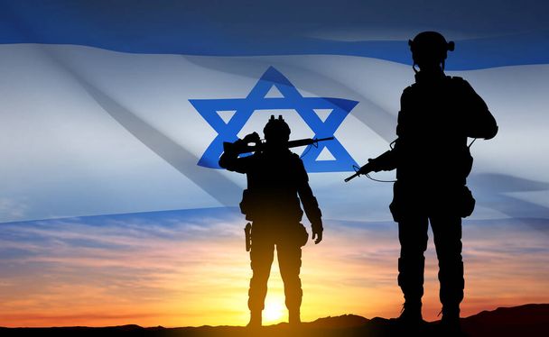 Силуэты солдат с израильским флагом против восхода солнца. Концепция - вооруженные силы Израиля. Вектор EPS10 - Вектор,изображение