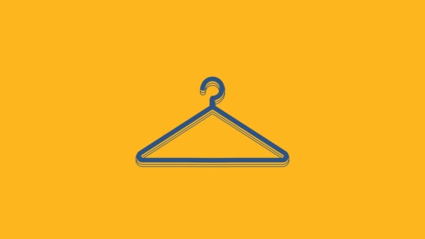 Blauwe Hanger garderobe pictogram geïsoleerd op oranje achtergrond. Cloakroom icoon. Kleding service symbool. Wasserij hangerbord. 4K Video motion grafische animatie. - Video