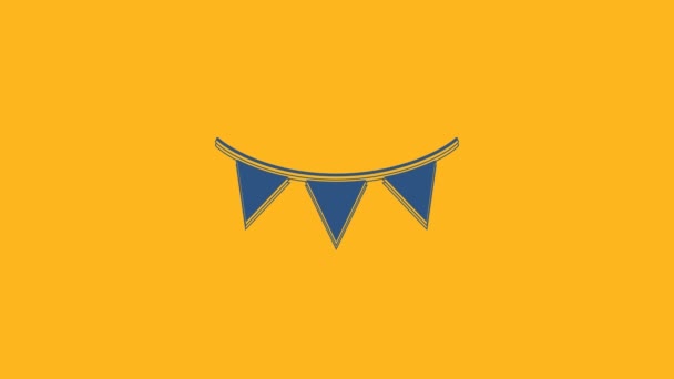 Guirlande de carnaval bleu avec des drapeaux icône isolée sur fond orange. Pendentifs de fête pour la célébration d'anniversaire, festival et décoration juste. Animation graphique de mouvement vidéo 4K. - Séquence, vidéo