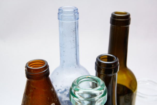 gebruikte glazen flessen detail - Foto, afbeelding