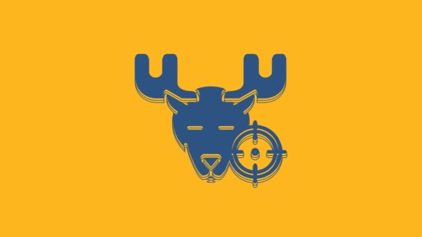 Blue Hunt on moose com ícone de mira isolado no fundo laranja. Logotipo do clube de caça com alce e alvo. Lente de espingarda apontando um alce. Animação gráfica em movimento de vídeo 4K. - Filmagem, Vídeo
