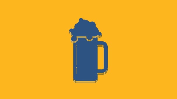 Modré sklo pivní ikony izolované na oranžovém pozadí. Grafická animace pohybu videa 4K. - Záběry, video