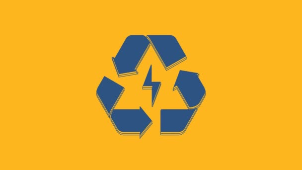 Batterie bleue avec icône de ligne de symbole de recyclage isolé sur fond orange. Batterie avec symbole de recyclage - concept d'énergie renouvelable. Animation graphique de mouvement vidéo 4K. - Séquence, vidéo
