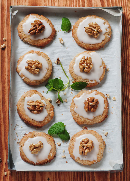 Lemon cookie with mint and walnut - Foto, Imagen