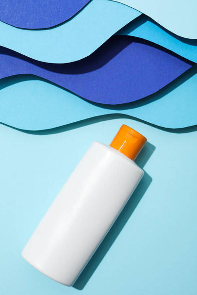 Concept of summer skin care accessories, top view - Foto, Imagen