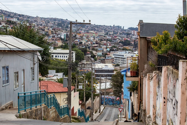 Valparaiso Cityscape, case colorate a Valparaiso, Cile - Foto, immagini