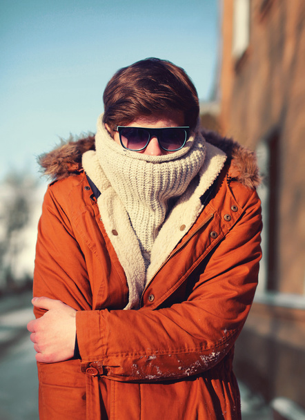 Fashion, clothes and season concept - stylish hipster man freeze - Foto, immagini