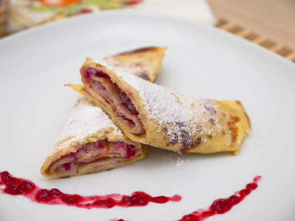 Pancakes with strawberry jam - Foto, imagen