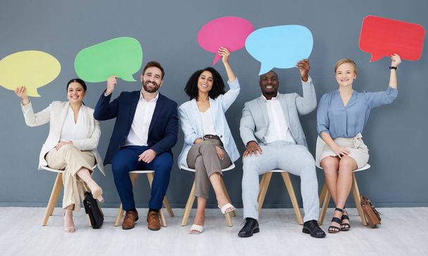 Diversity, business people and speech bubbles for social media, recruitment and feedback in workplace. Multiracial, happy employees and coworkers with happiness, interview or collaboration for survey. - Zdjęcie, obraz