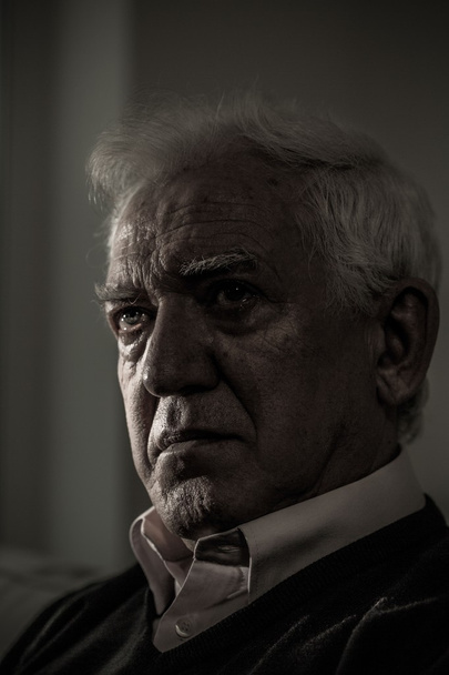 Szomorú férfi nyugdíjas - Fotó, kép