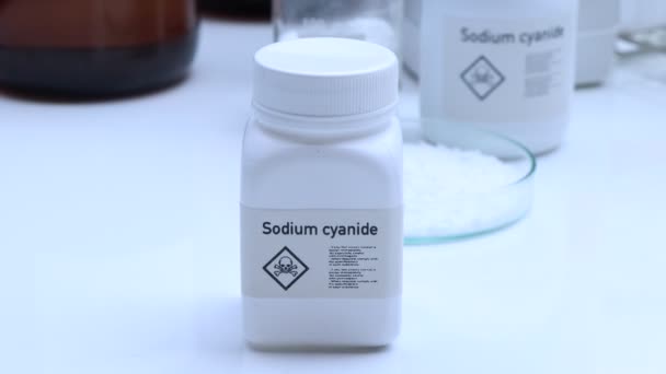 Sodium cyanide in glass, chemical in the laboratory and industry, dangerous Chemical or raw materials for production - Felvétel, videó