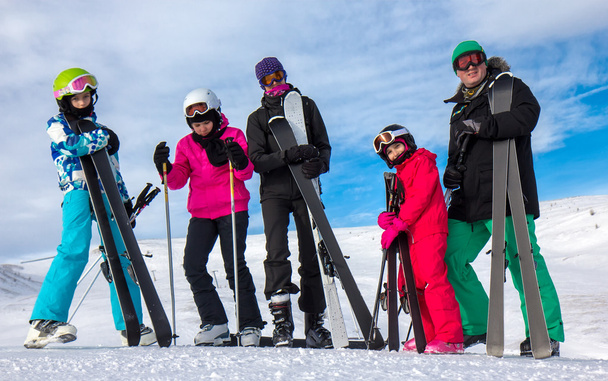 Familie auf den Skiern - Foto, Bild