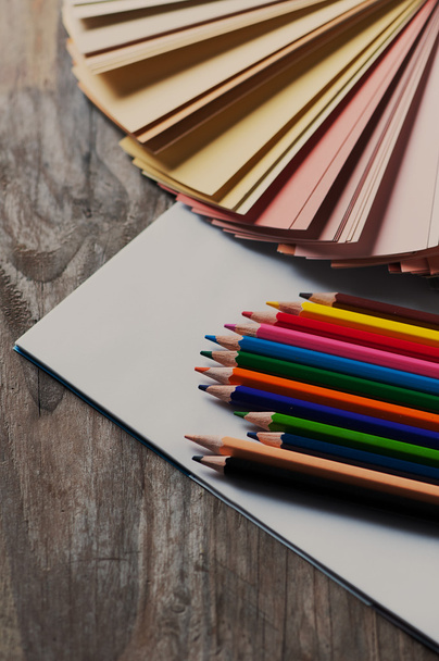 Blank paper and colorful pencils - Zdjęcie, obraz