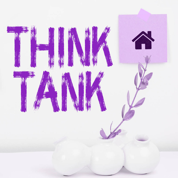 Teksti kuvateksti esittää Think Tank, Word for Thinking of Innovative Arvokkaita ratkaisuja Onnistuneita ideoita - Valokuva, kuva