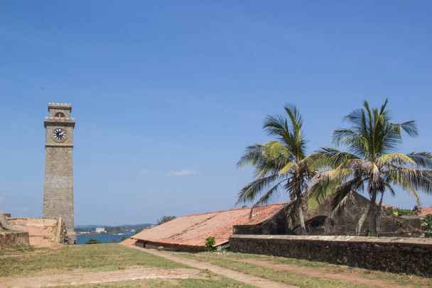 晴れた日に、スリランカのフォート・ガレにある有名な塔の美しい景色 - 写真・画像