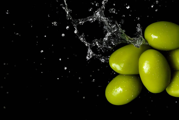 Healthy Fresh Olives with a Splash of Water - Fotoğraf, Görsel