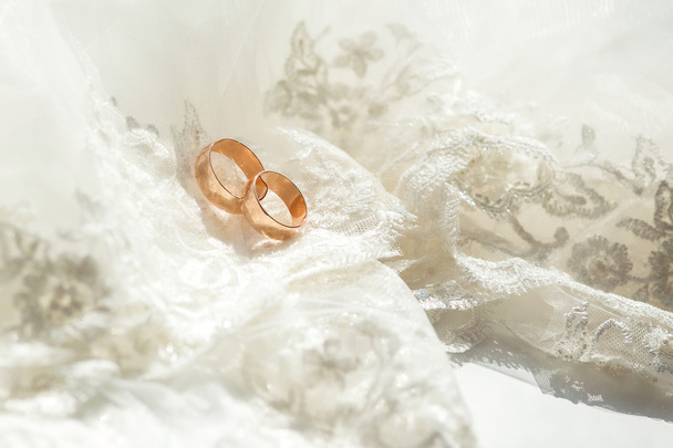 Dva snubní prsteny - Fotografie, Obrázek
