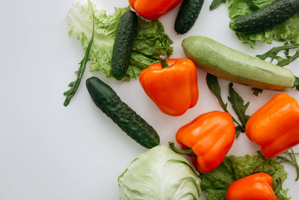 различные овощи на белом фоне
 - Фото, изображение