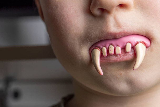 Vampire Teeth Child