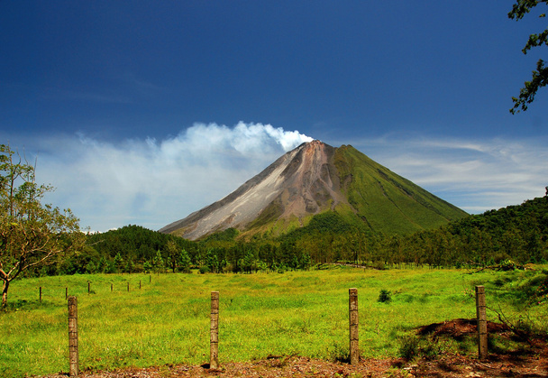 Volcán Arenal en Costa Rica - Foto, imagen