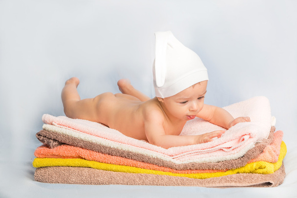 baby on towels - Foto, immagini
