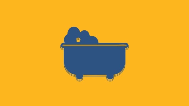 Blauwe babybadkuip met schuimbelletjes binnenin pictogram geïsoleerd op oranje achtergrond. 4K Video motion grafische animatie. - Video