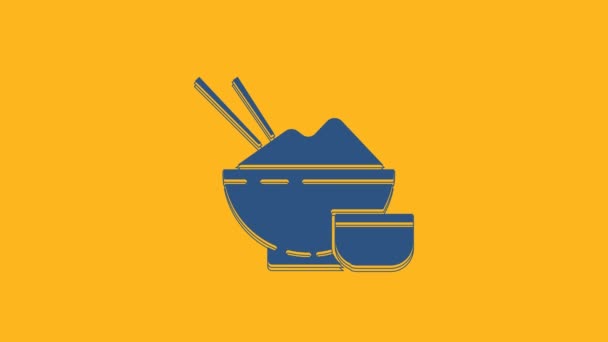 Kék rizs egy tálban evőpálcikával és szósz ikon izolált narancssárga alapon. Hagyományos ázsiai étel. 4K Videó mozgás grafikus animáció. - Felvétel, videó